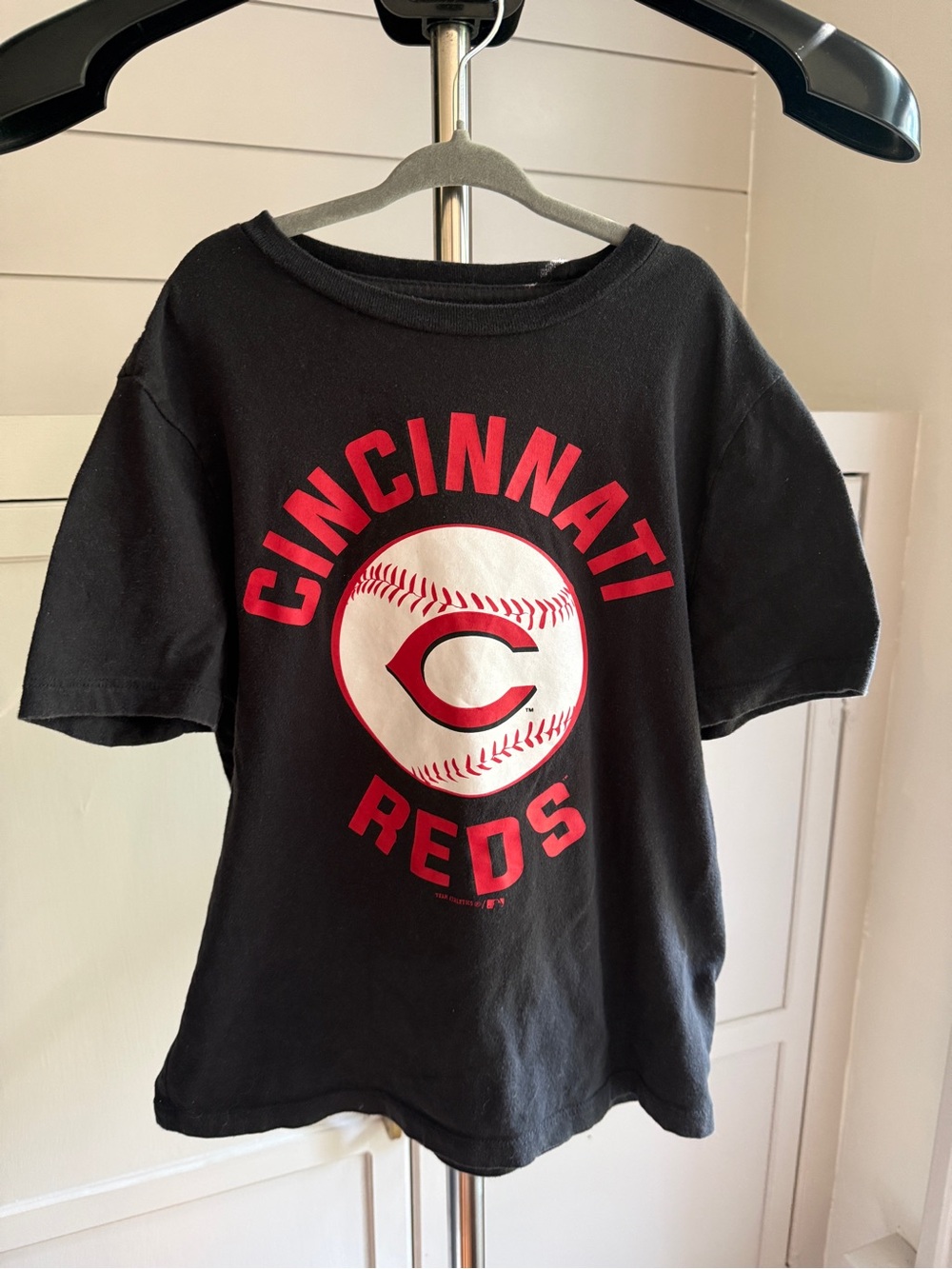 Cincinnati Reds MLB Graphic T-Shirt Black Medium girls